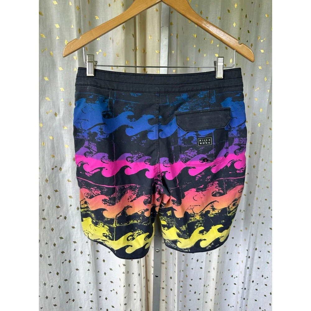 Billabong NWOT Men's Rainbow Wave Silhouette Surf Board Swim Shorts 30